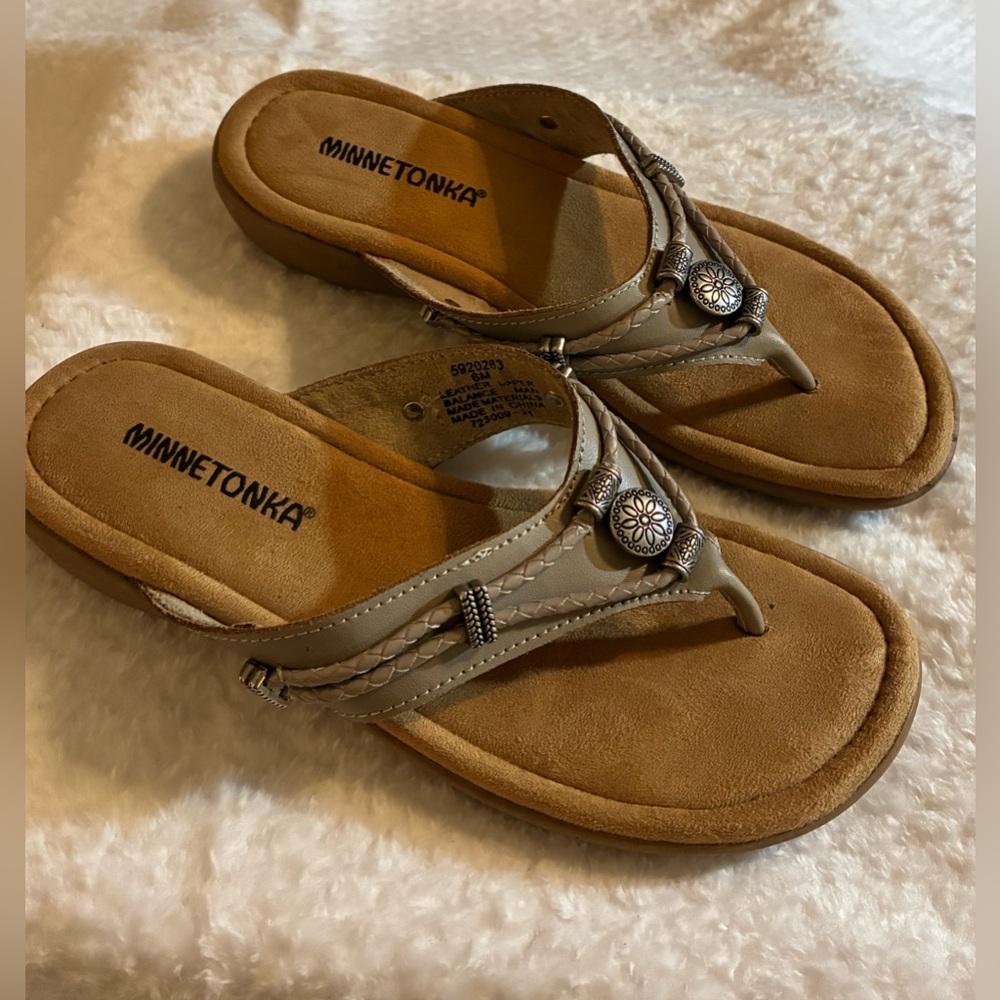 Minnetonka Silverthorne Braided Thong Sandals Flip Flops Southwestern EUC 6 - Picture 5 of 8